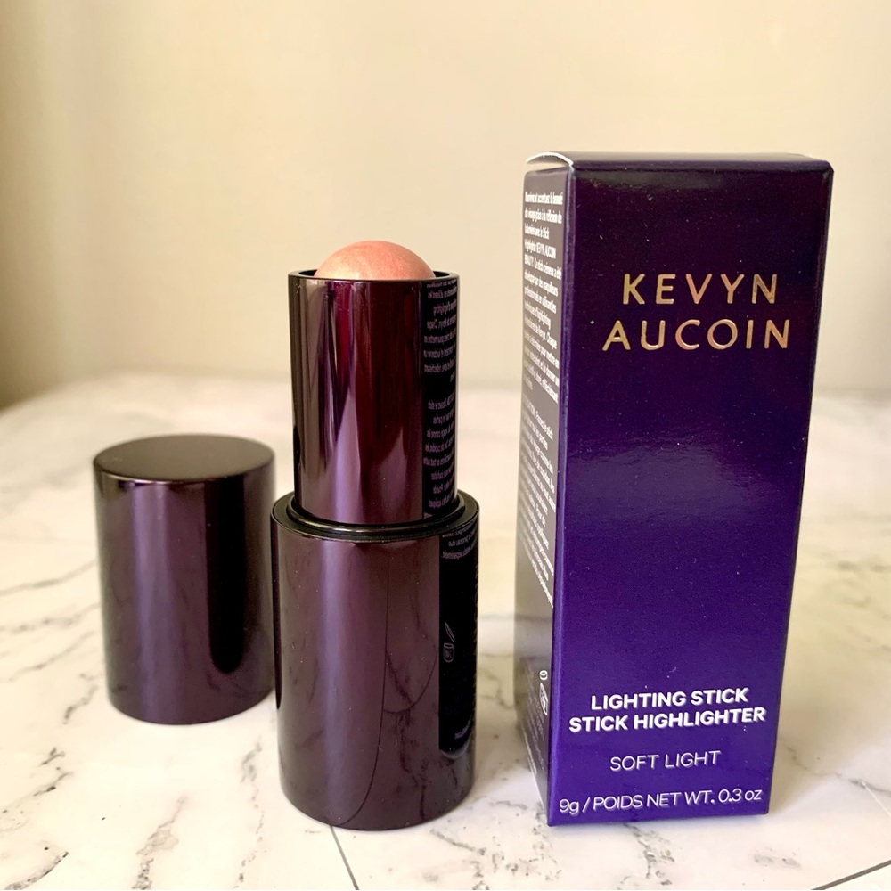 KEVYN AUCOIN LIGHTING STICK - SOFT LIGHT Full Size/0.3 Oz.